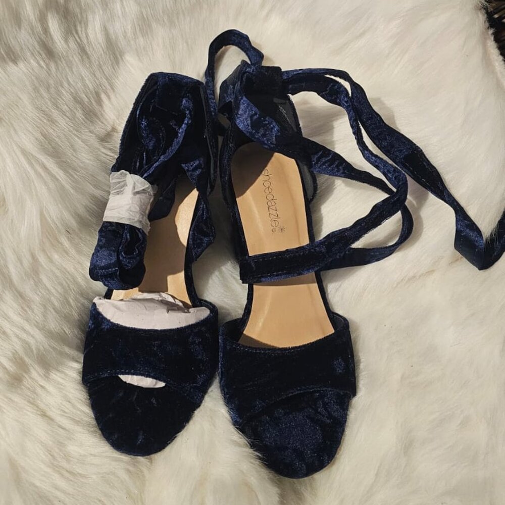 Shoe Dazzle Women's Velvet Navy Chunky heels.
